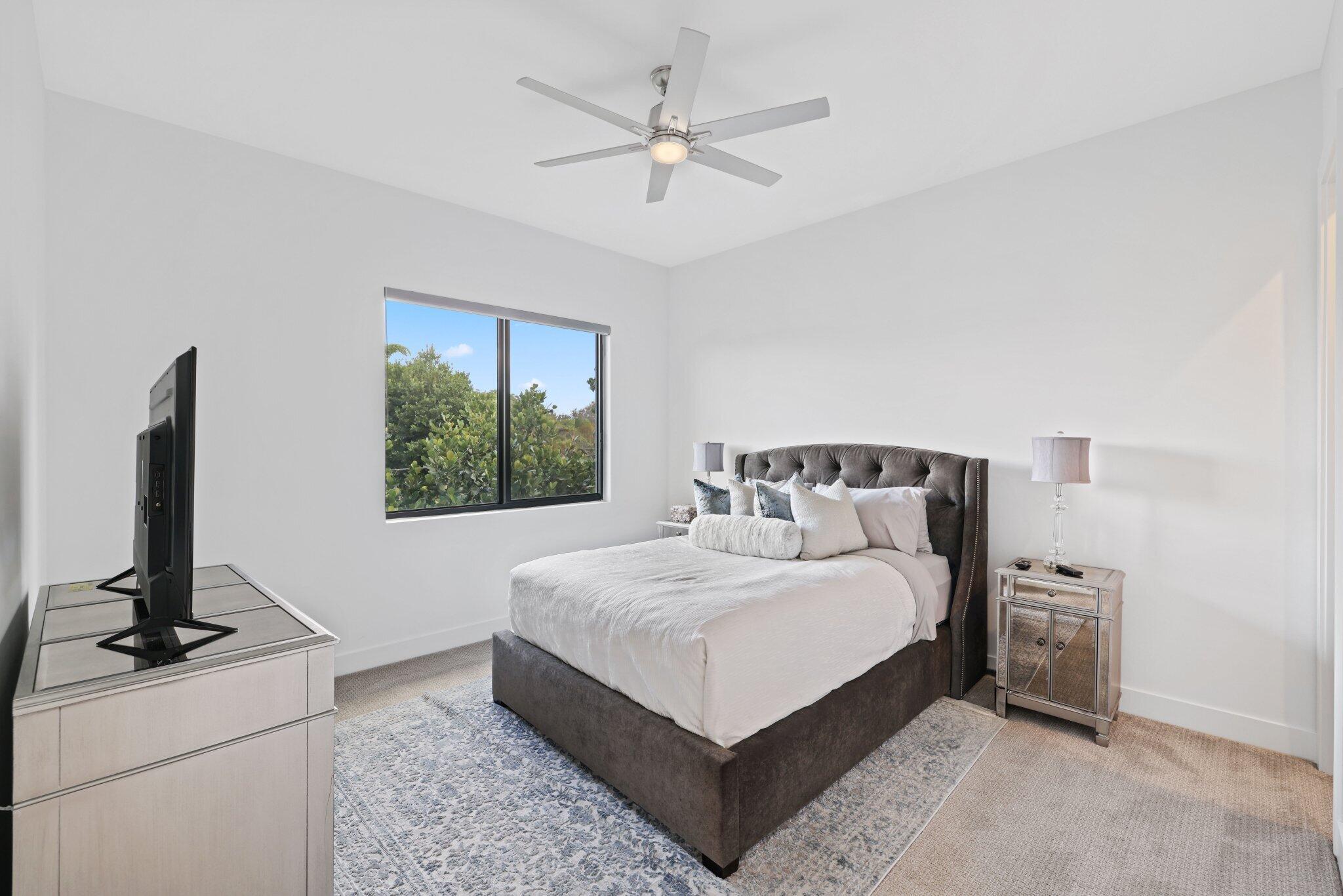 2213 Florida Boulevard