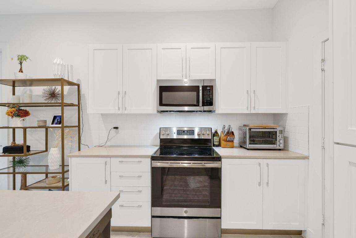 2213 Florida Boulevard