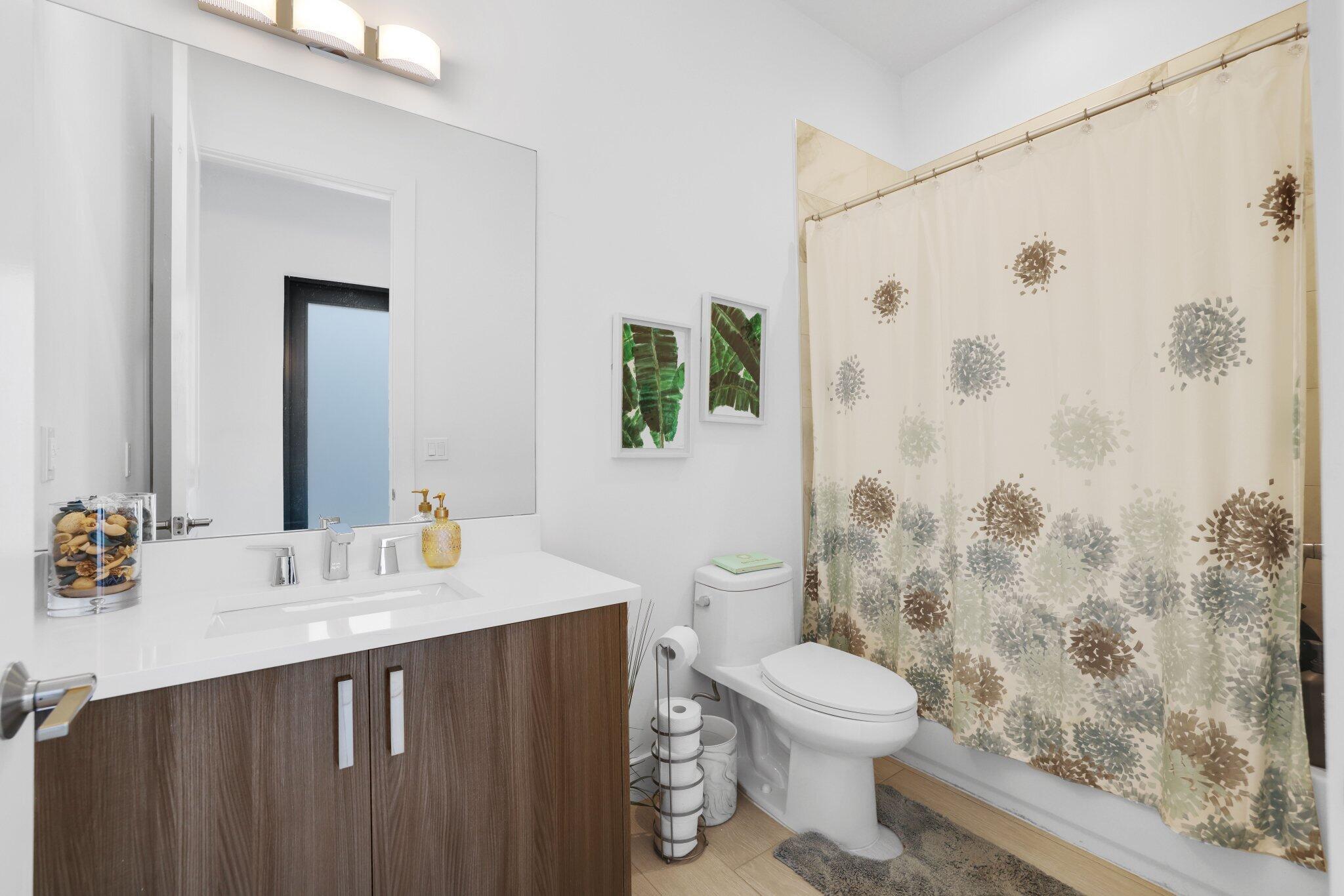 2213 Florida Boulevard