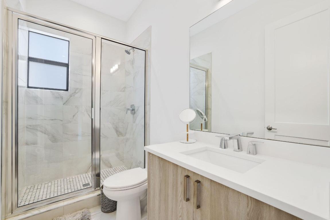 2213 Florida Boulevard