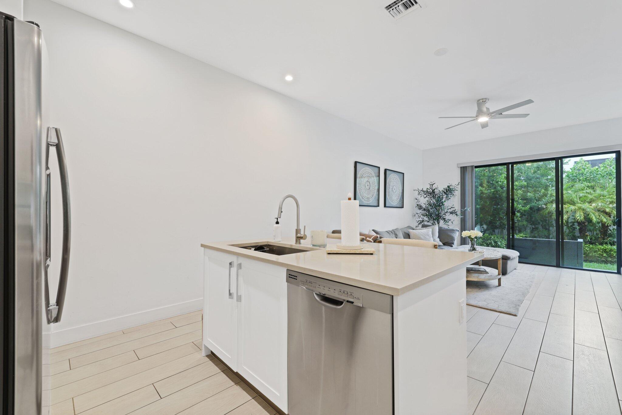 2213 Florida Boulevard