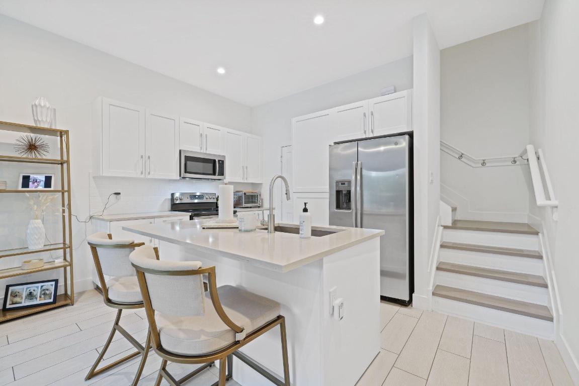 2213 Florida Boulevard