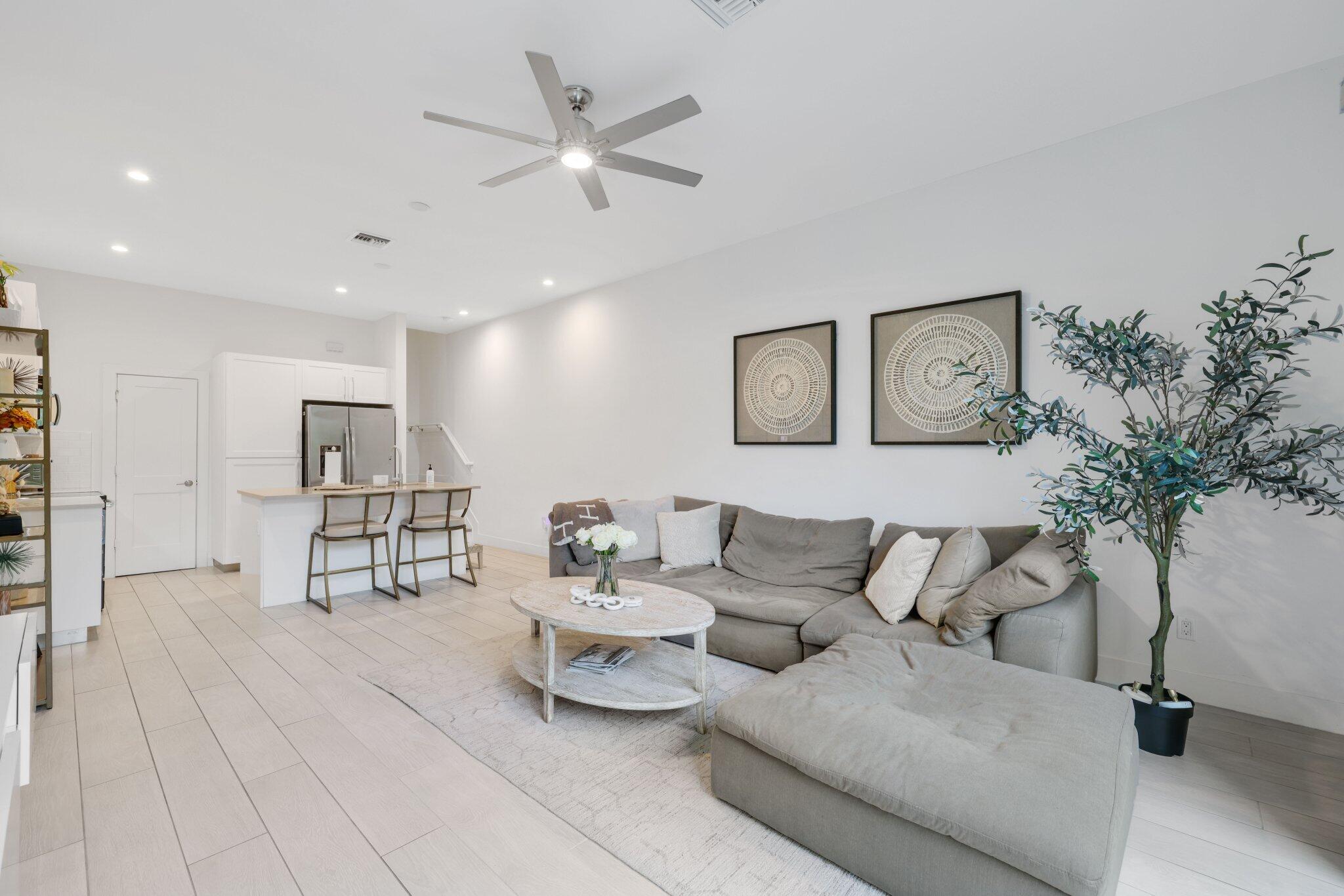 2213 Florida Boulevard