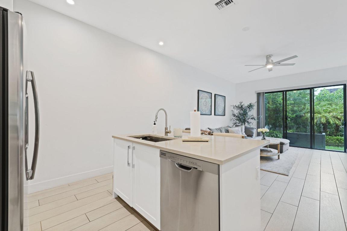 2213 Florida Boulevard