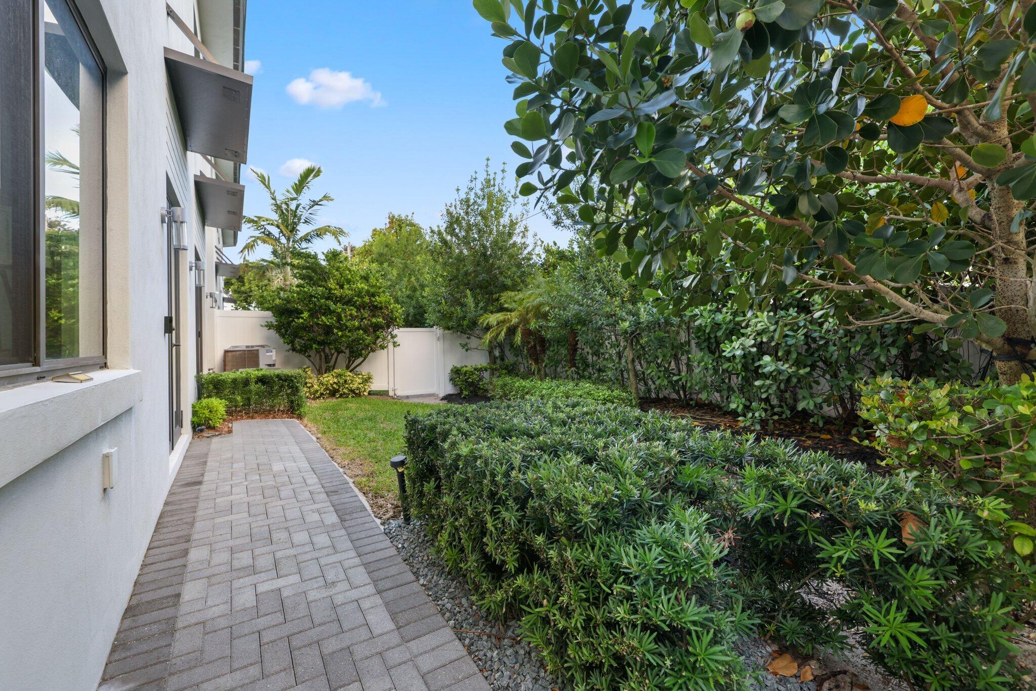 2213 Florida Boulevard