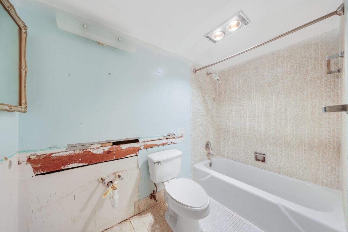 700 NE Harbour Terrace 230