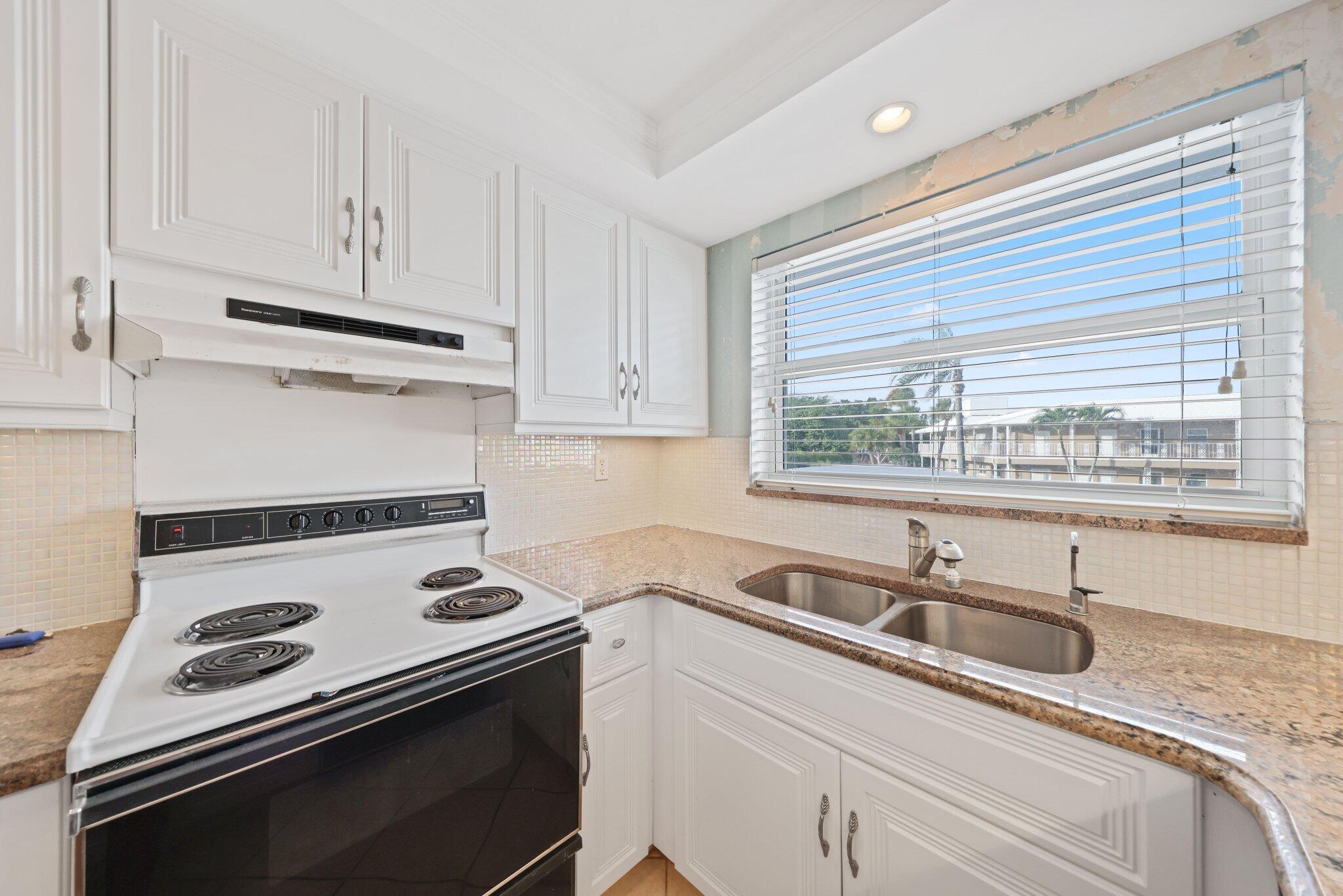 700 NE Harbour Terrace 230