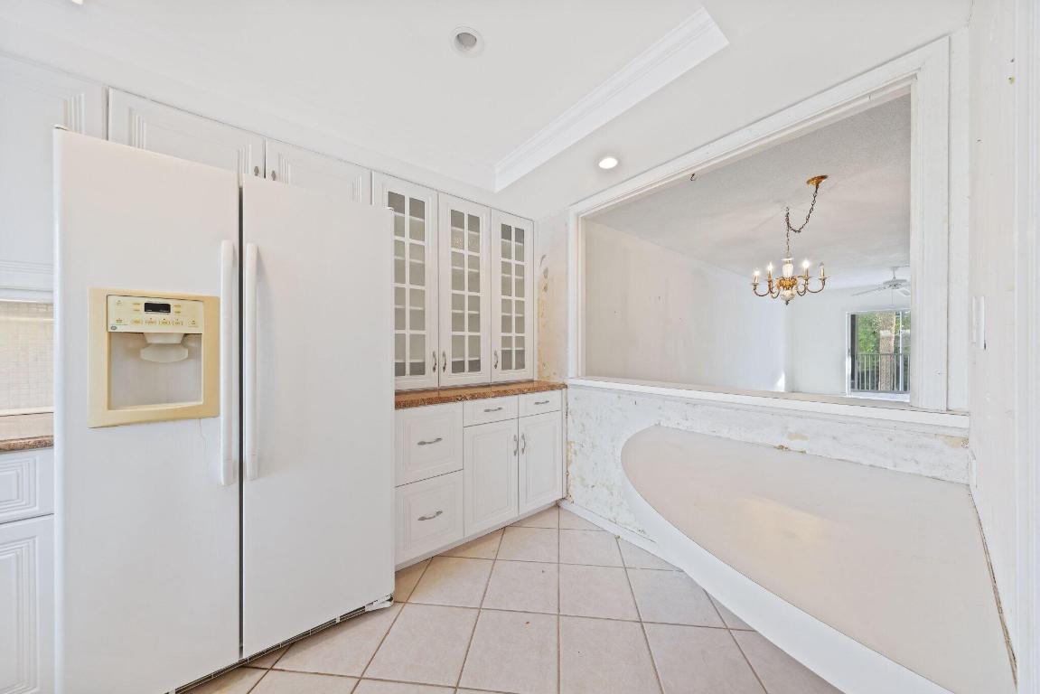 700 NE Harbour Terrace 230