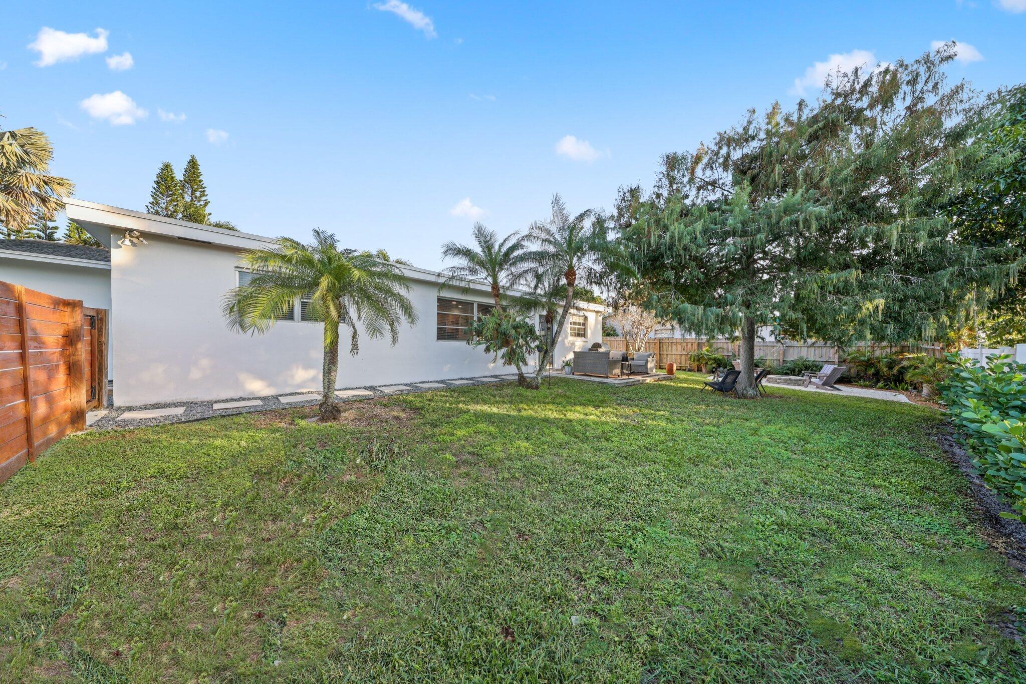 2905 SE 1st Court