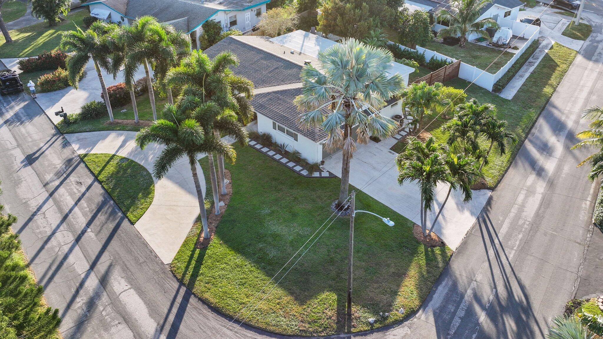 2905 SE 1st Court