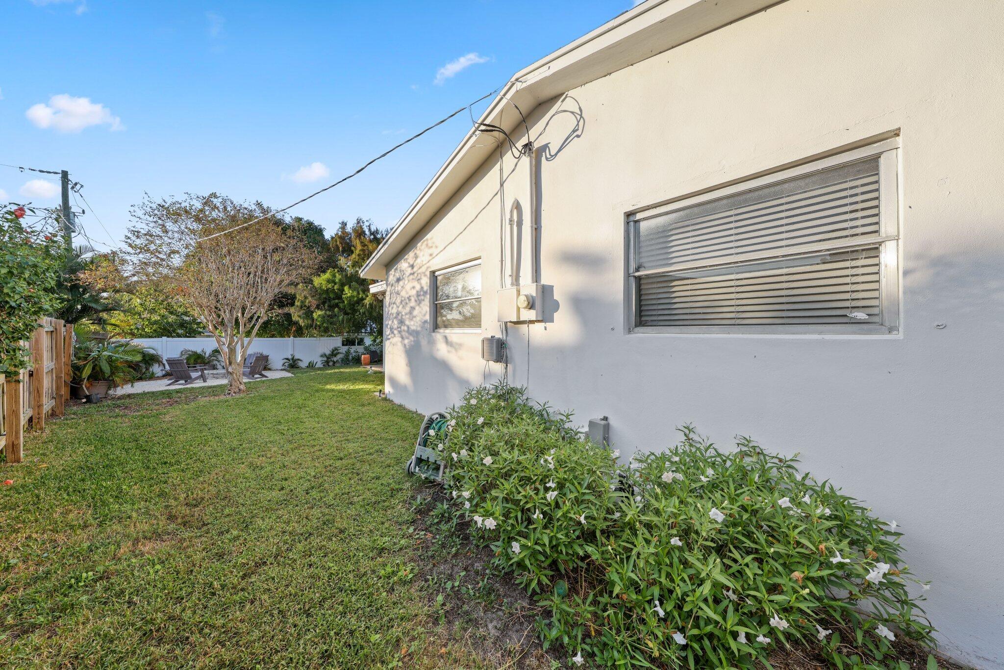2905 SE 1st Court