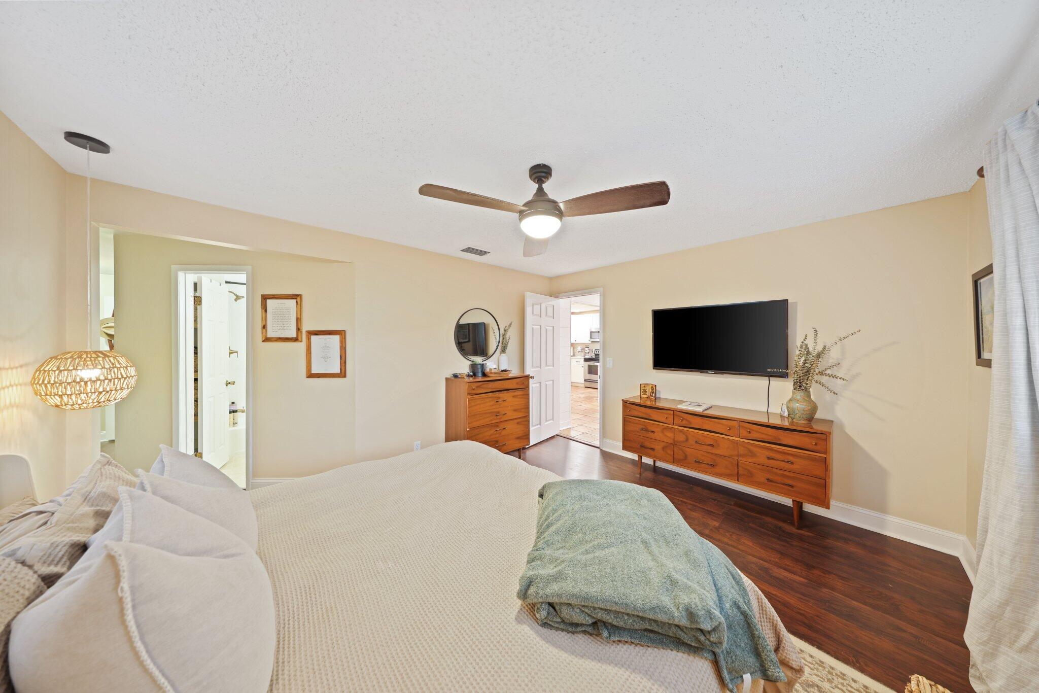2905 SE 1st Court