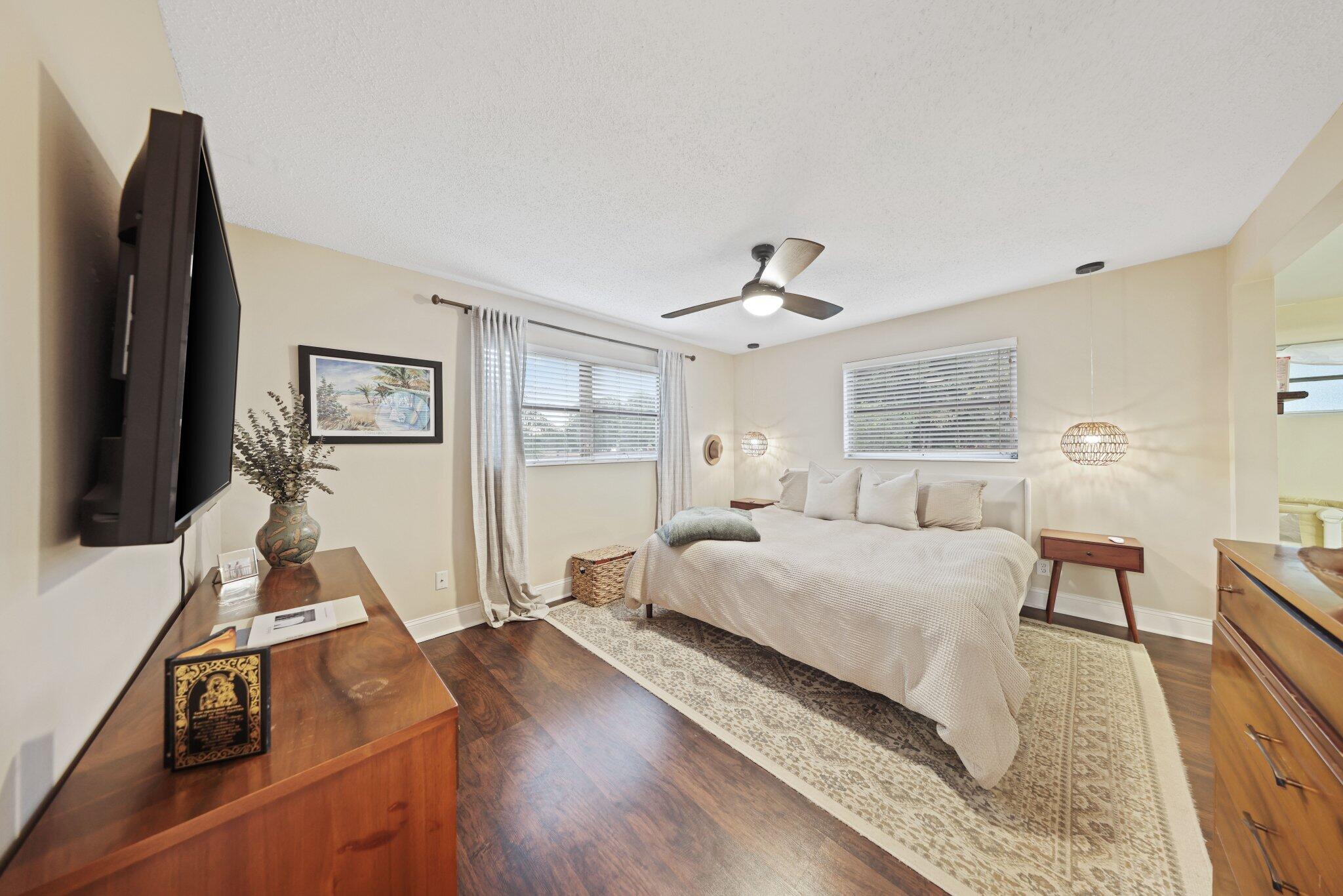 2905 SE 1st Court