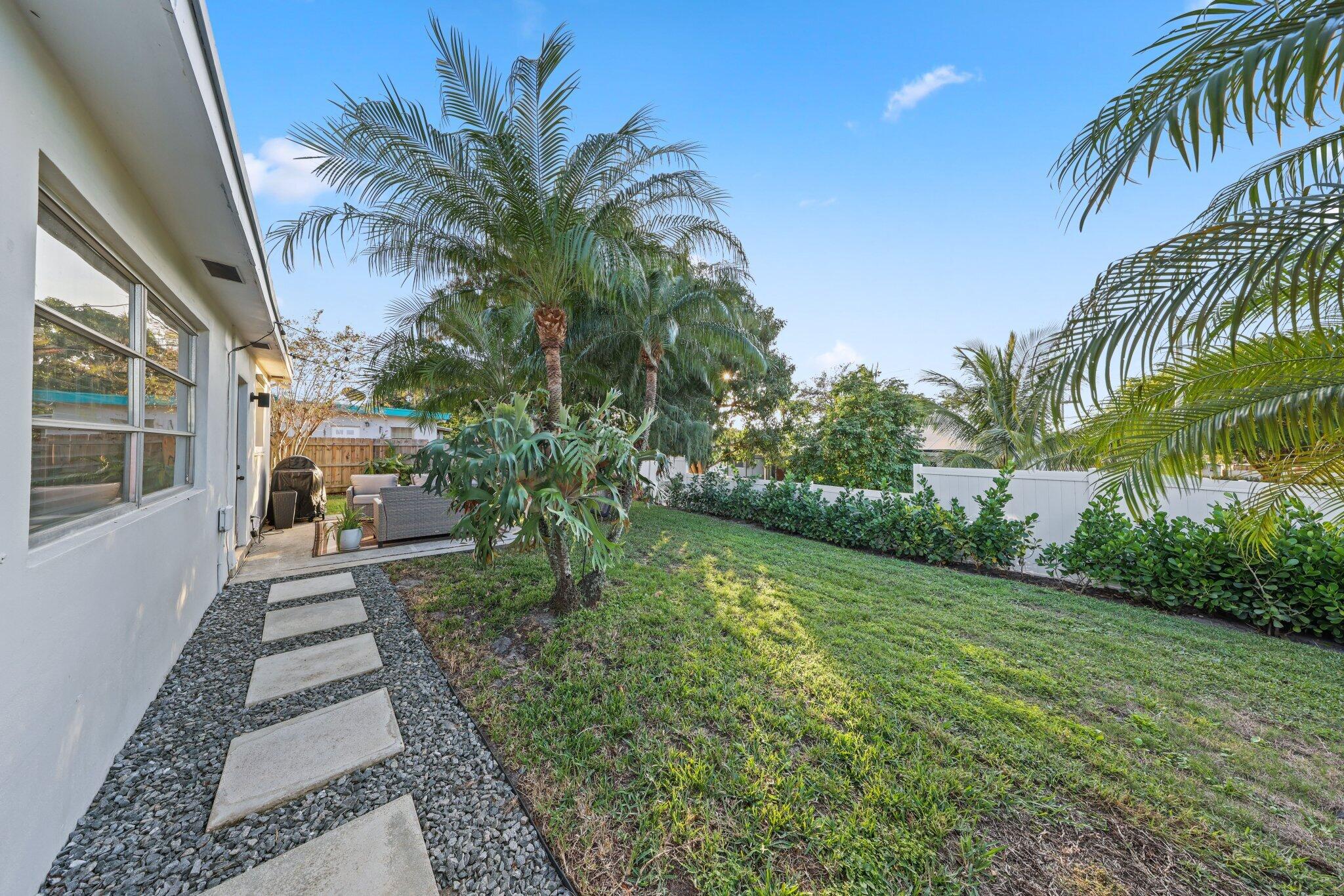 2905 SE 1st Court