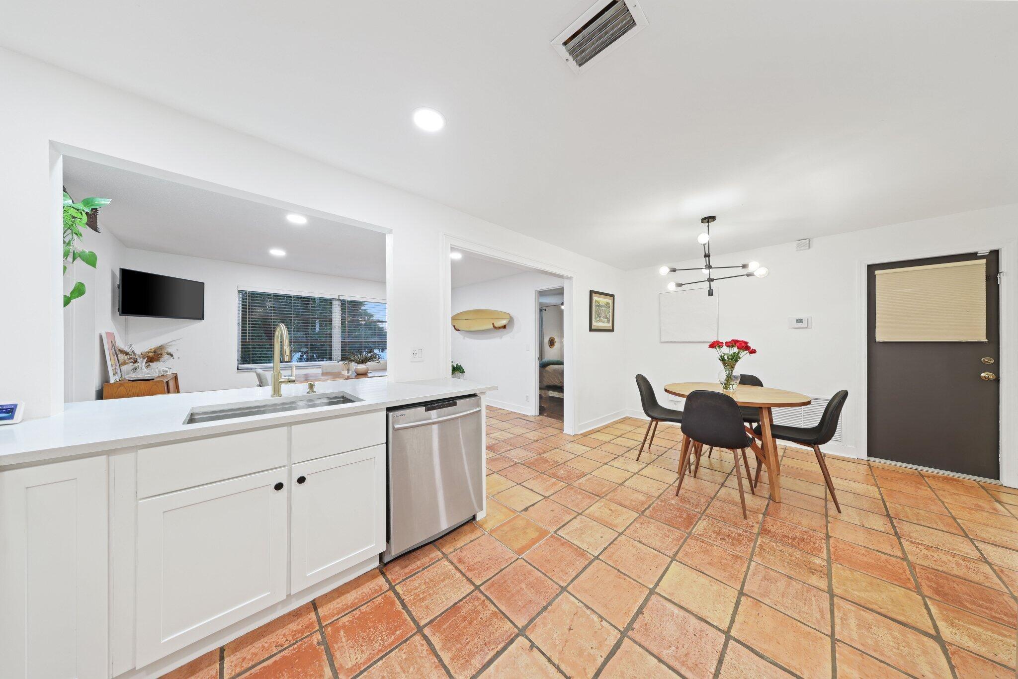 2905 SE 1st Court