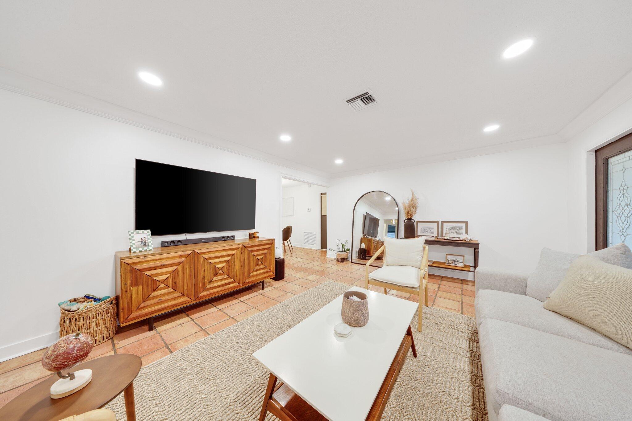 2905 SE 1st Court