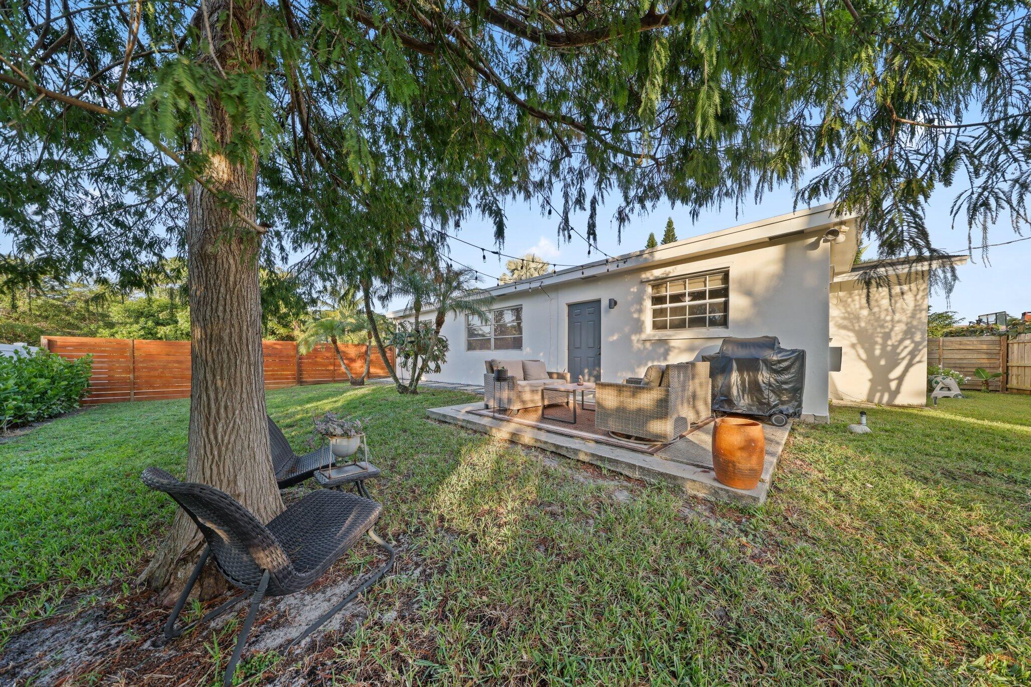 2905 SE 1st Court