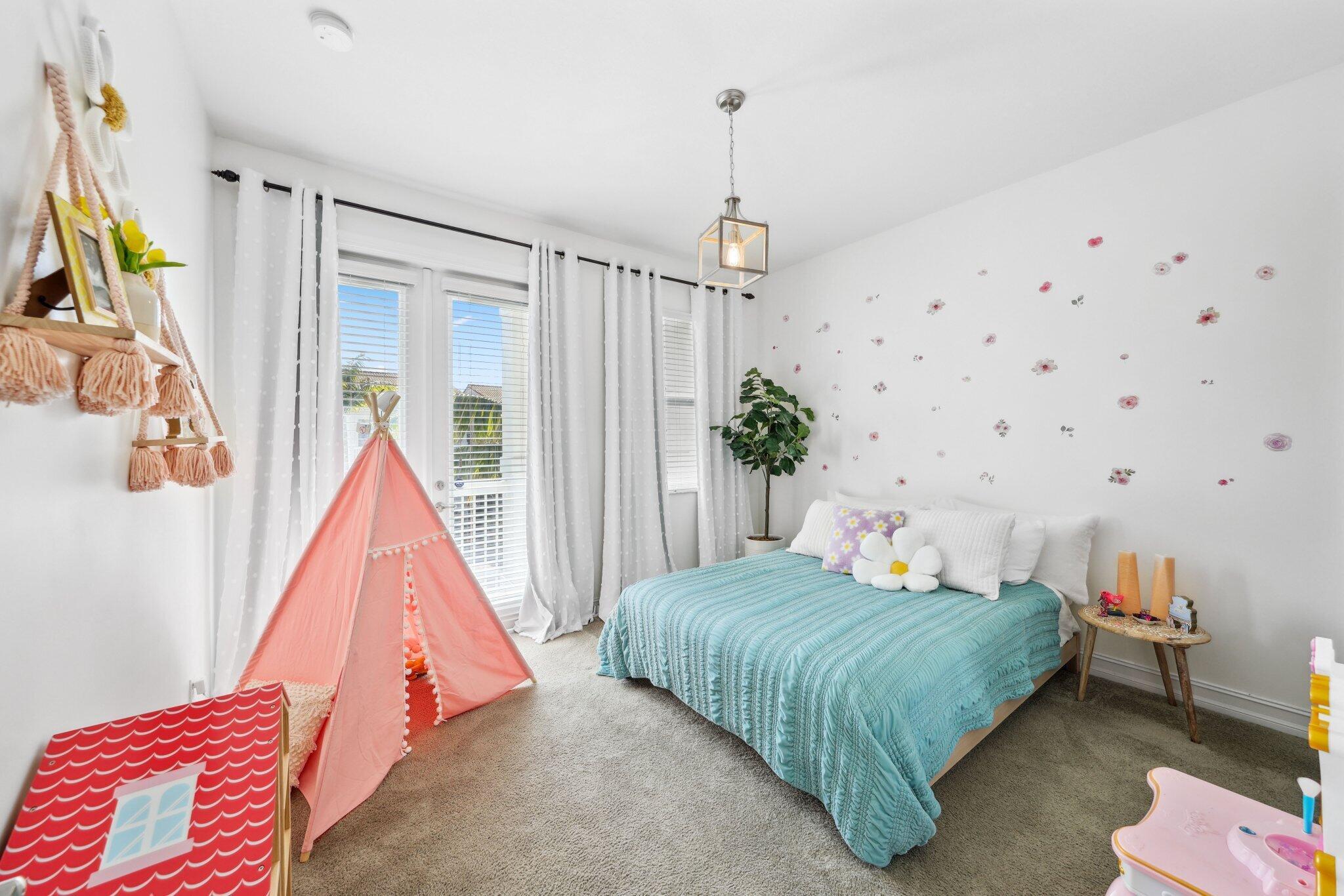 100 NW 69th Circle 24