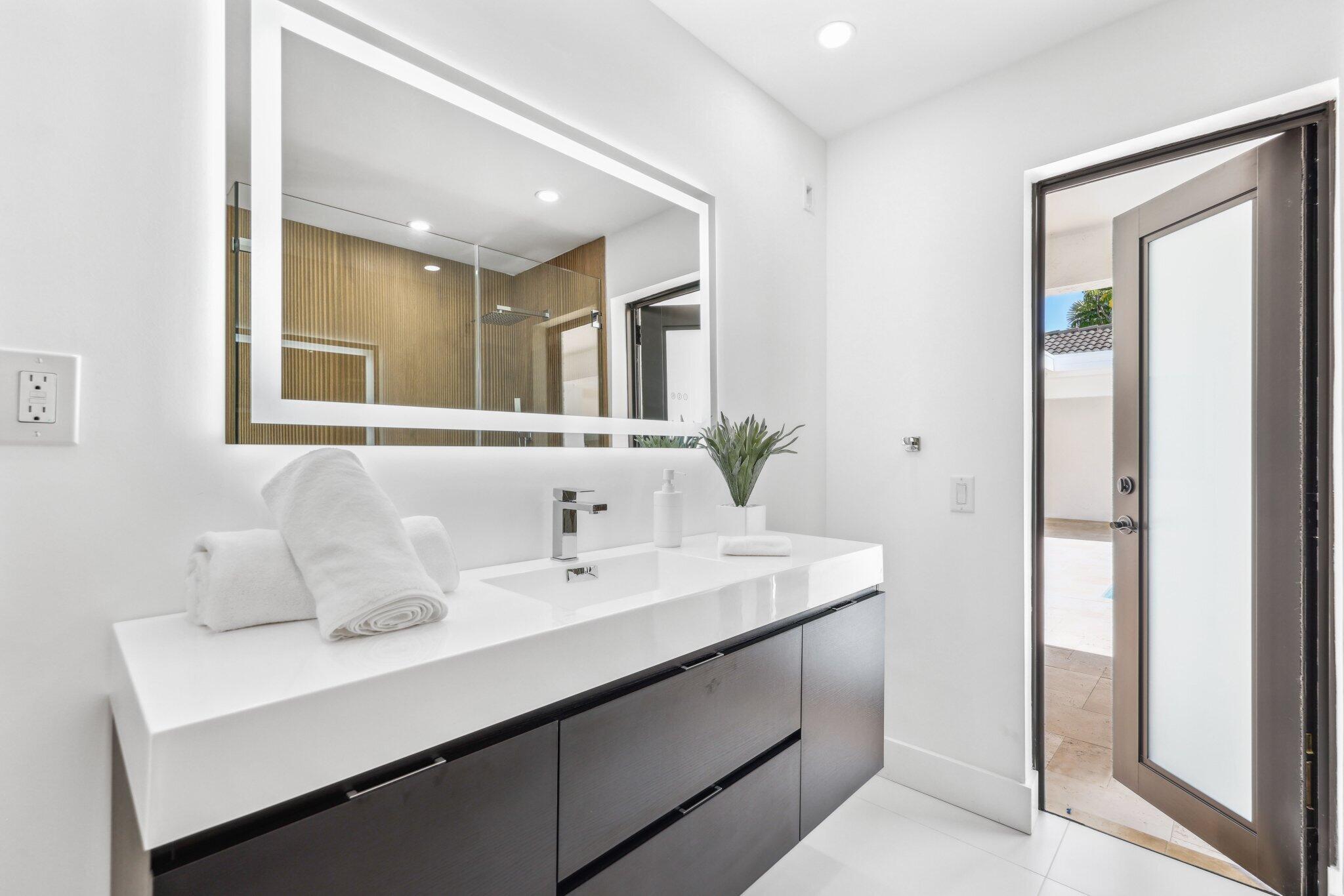 6794 Giralda Circle