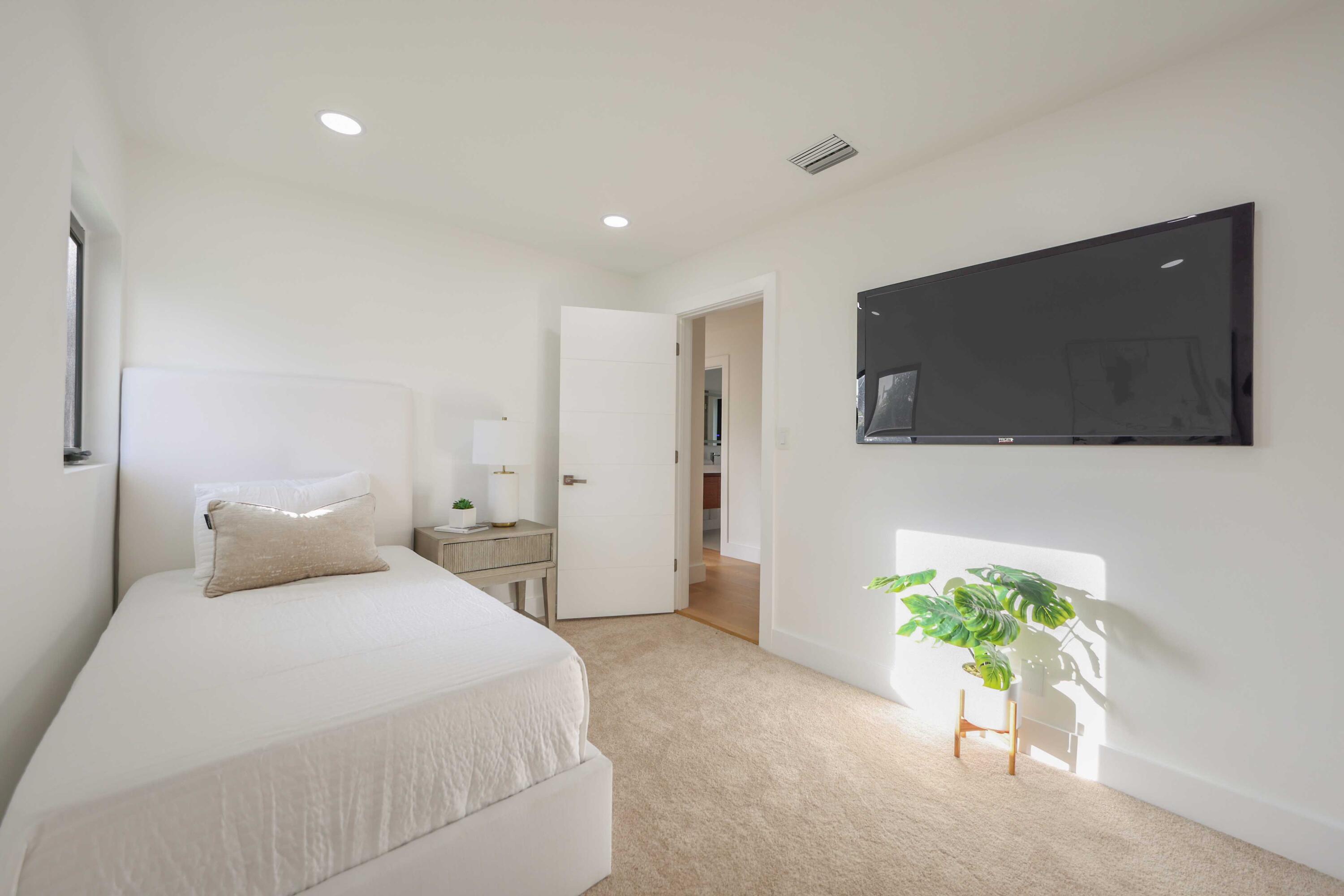 6794 Giralda Circle