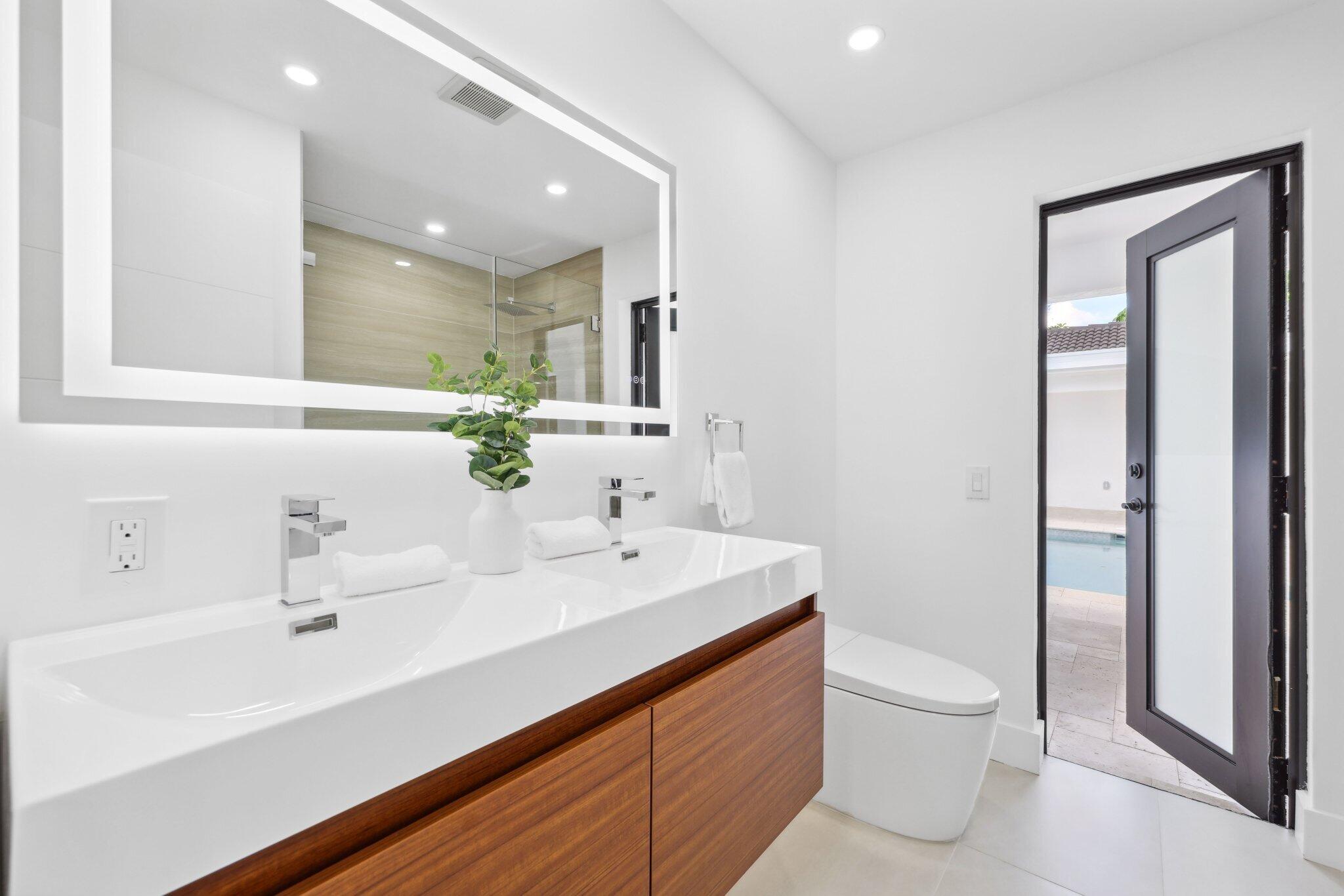 6794 Giralda Circle