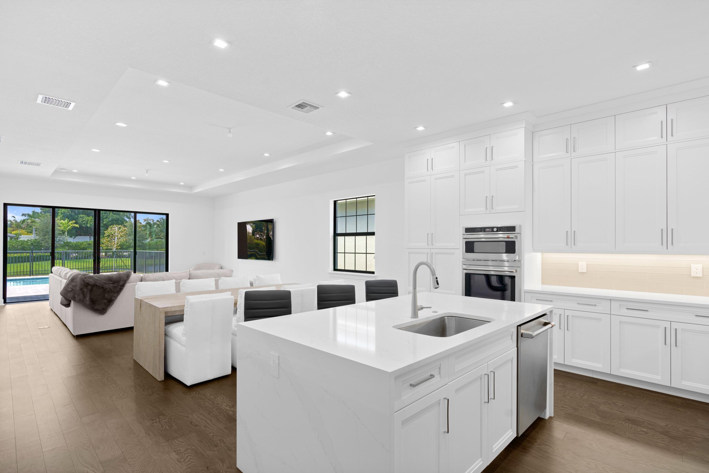 2978 Gin Berry Way