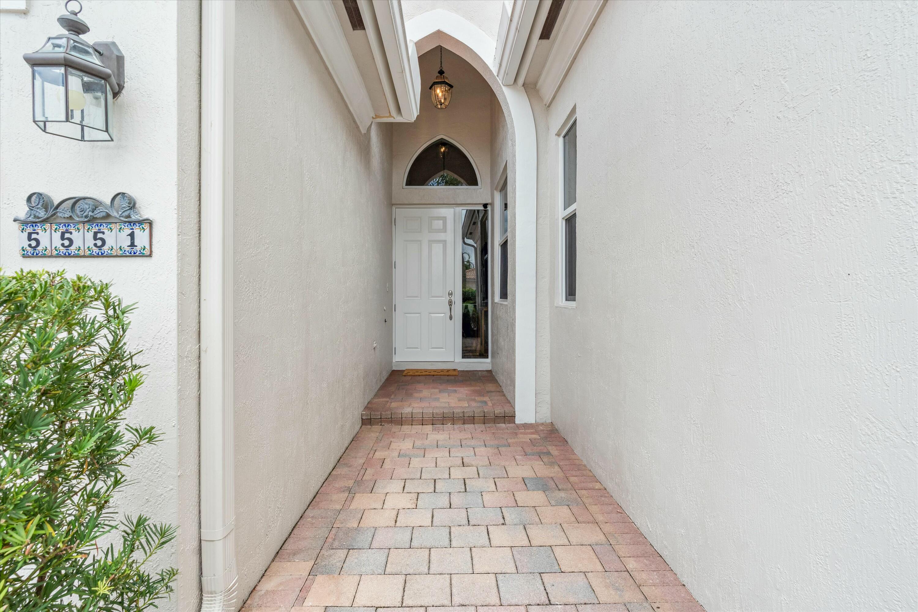 5551 Via De La Plata Circle