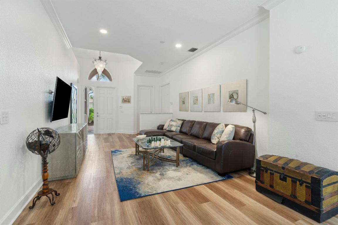 5551 Via De La Plata Circle