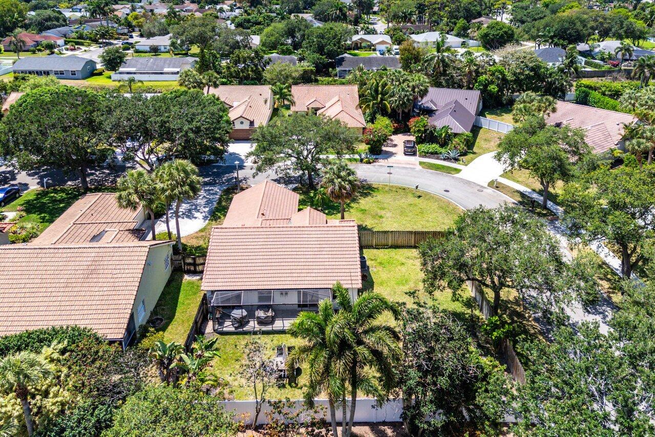 3803 S Lancewood Place