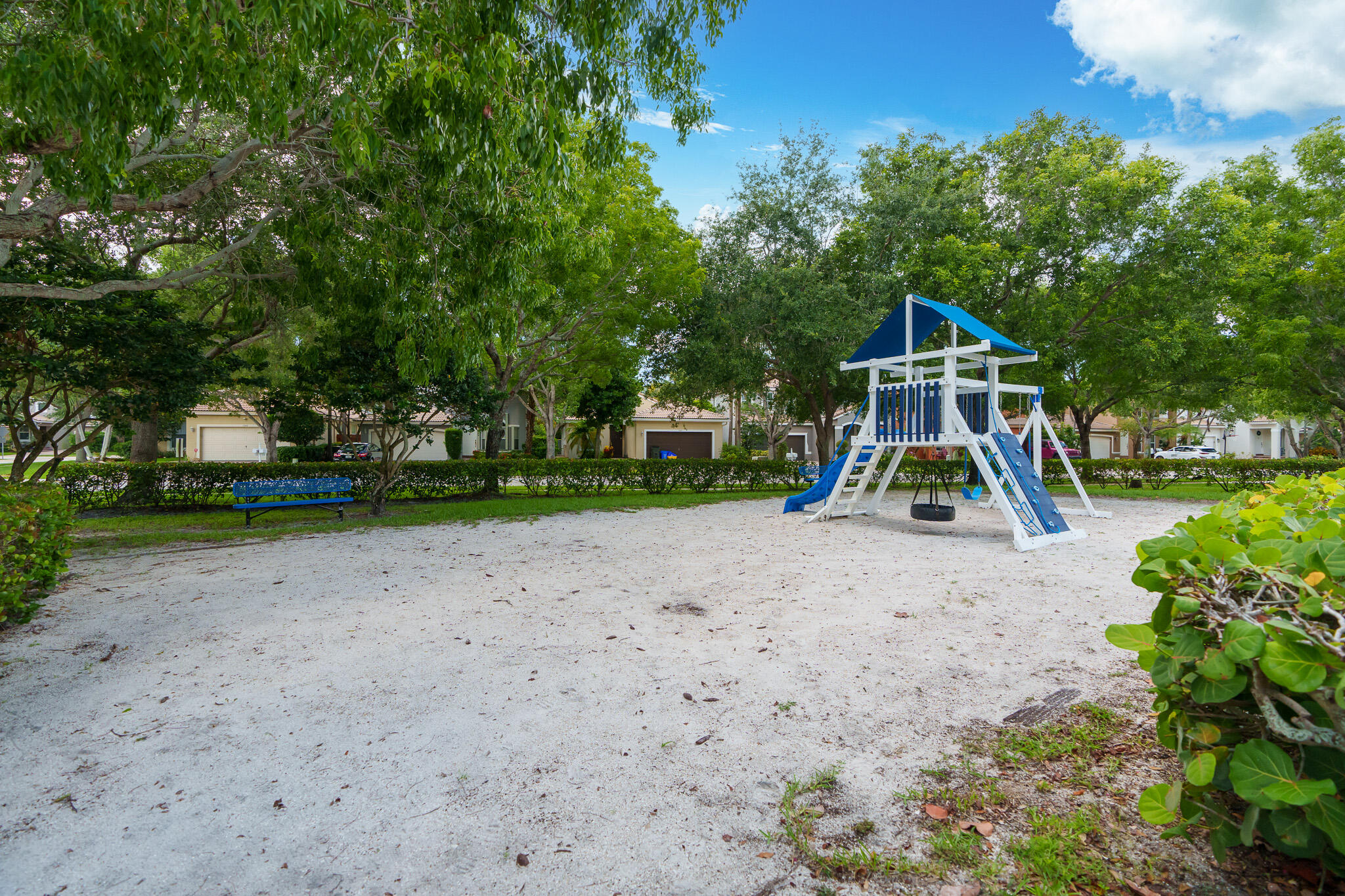 3803 S Lancewood Place