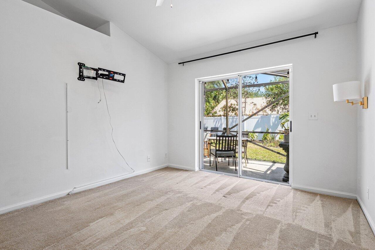 3803 S Lancewood Place