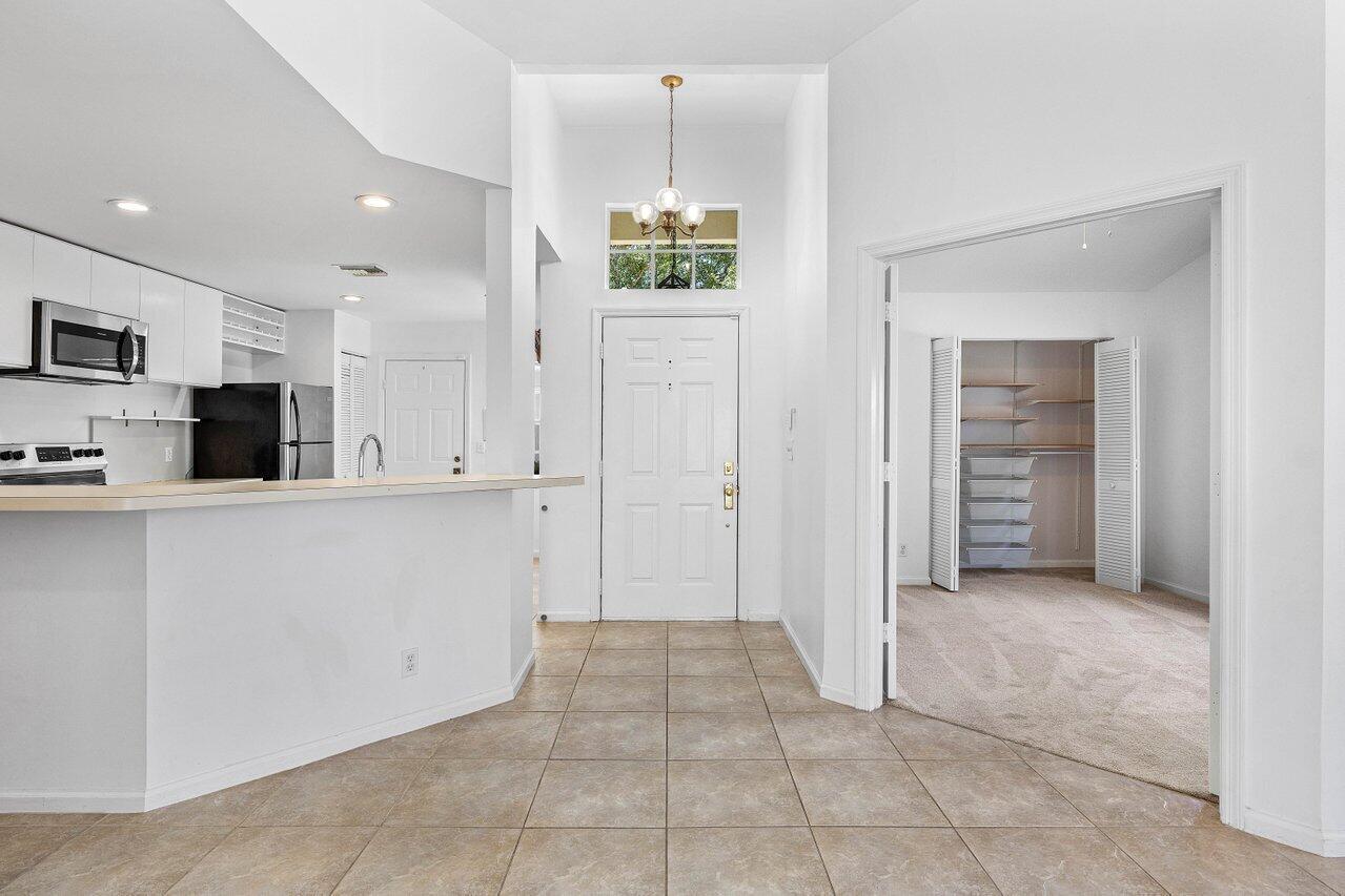 3803 S Lancewood Place