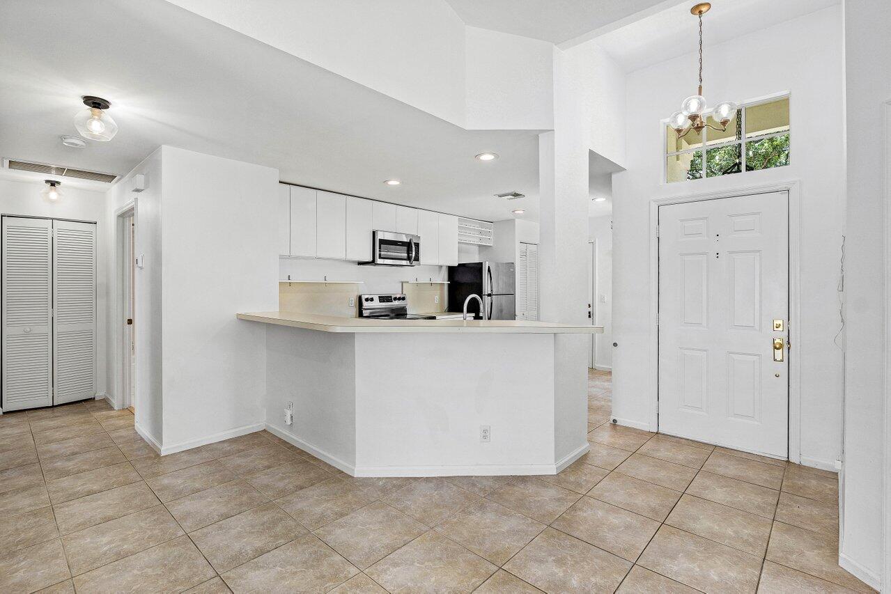 3803 S Lancewood Place