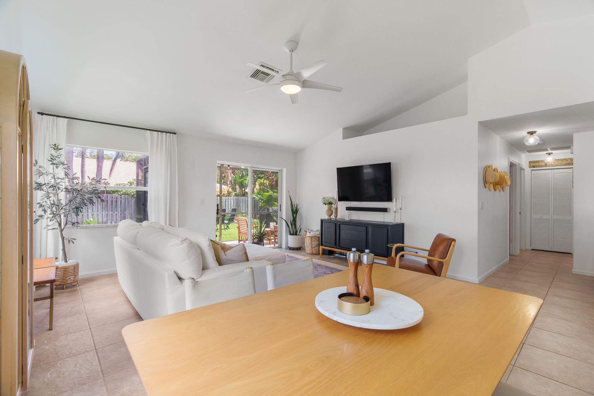 3803 S Lancewood Place