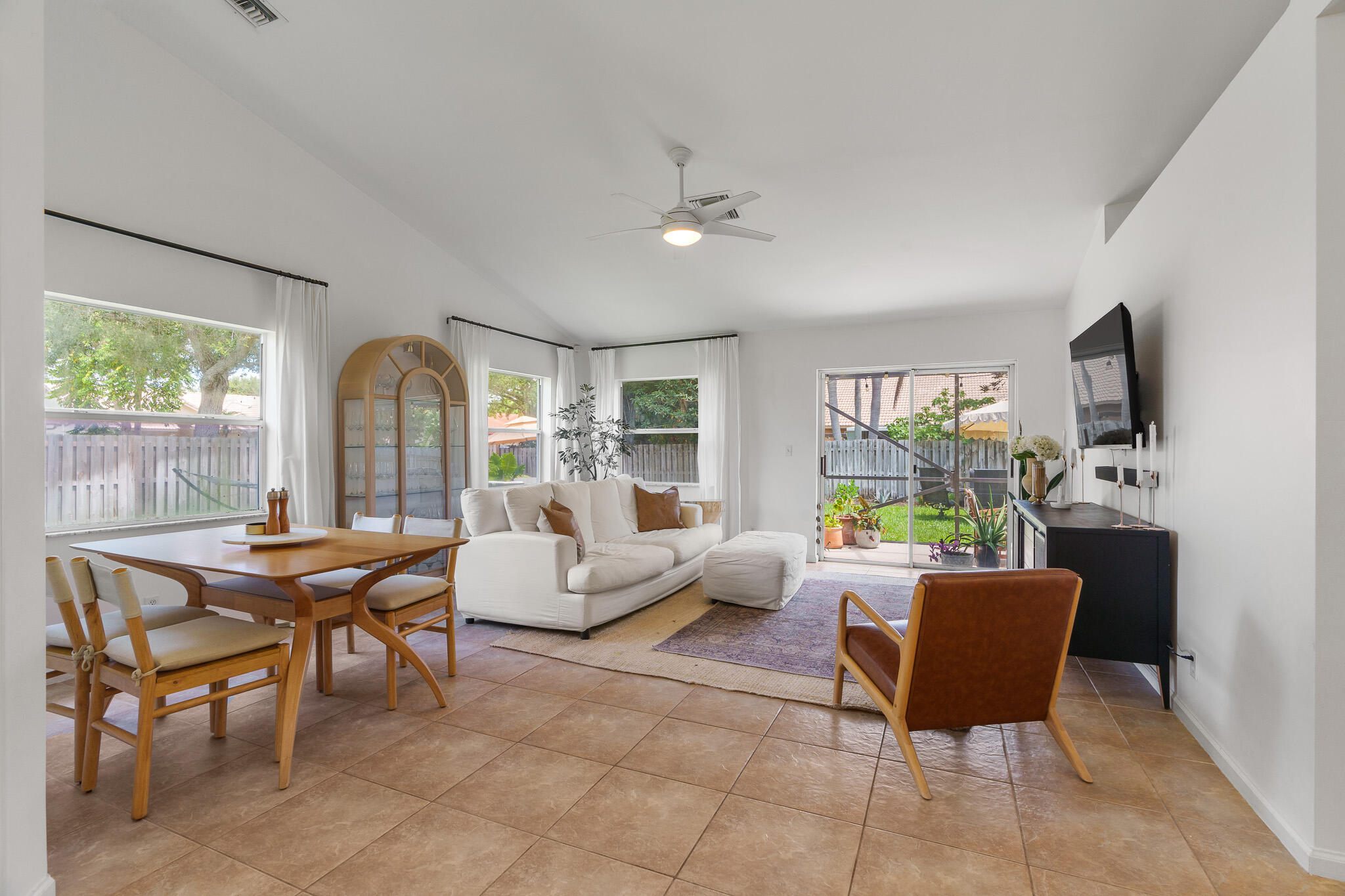 3803 S Lancewood Place