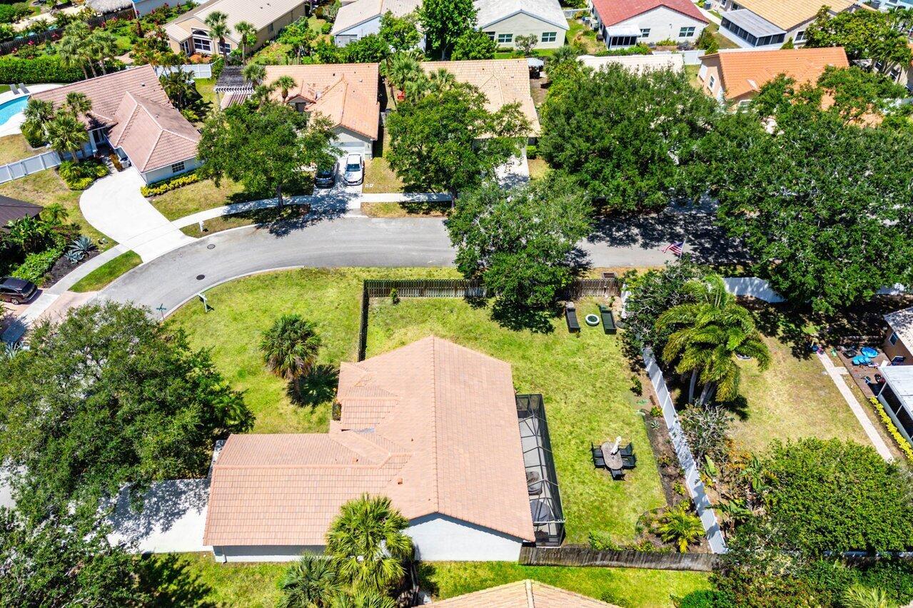 3803 S Lancewood Place