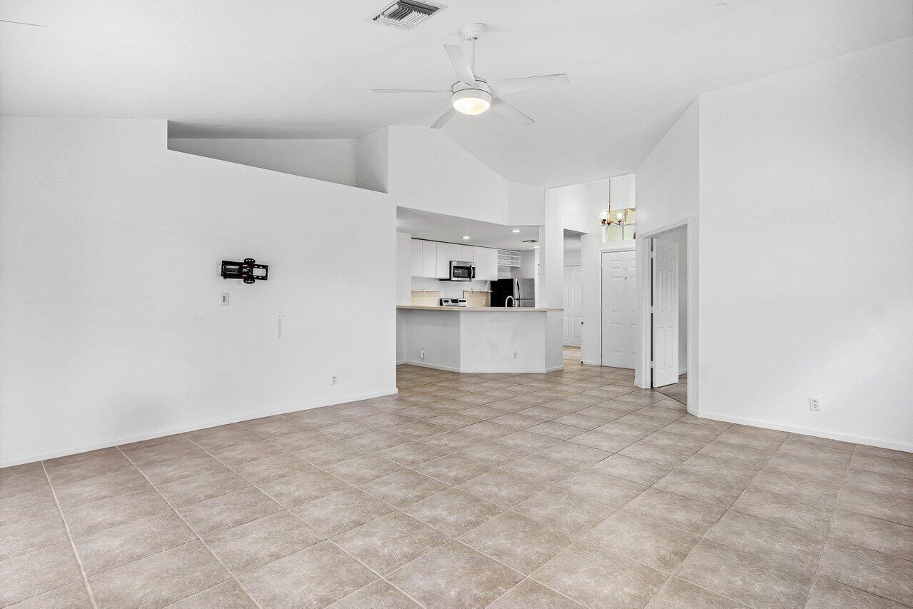 3803 S Lancewood Place