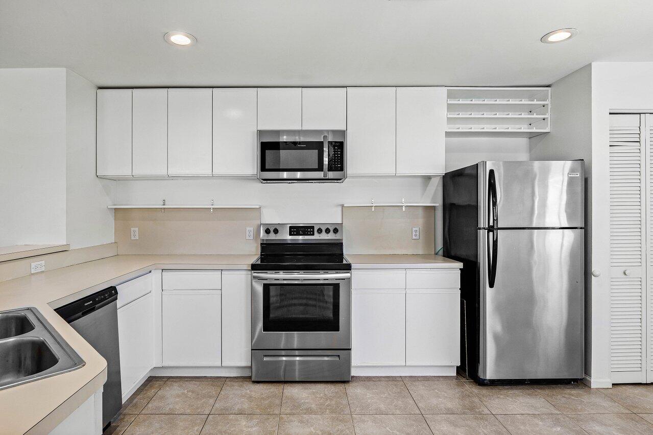 3803 S Lancewood Place