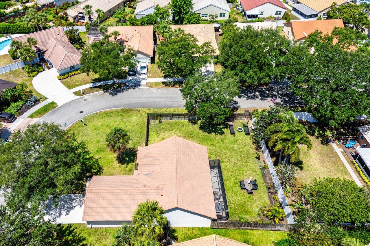 3803 S Lancewood Place