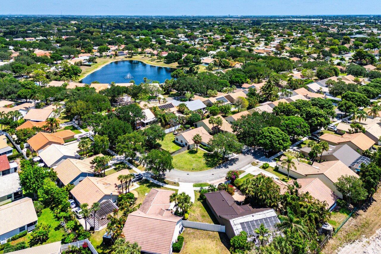 3803 S Lancewood Place