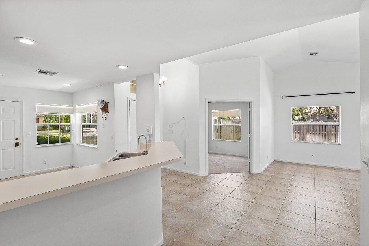 3803 S Lancewood Place