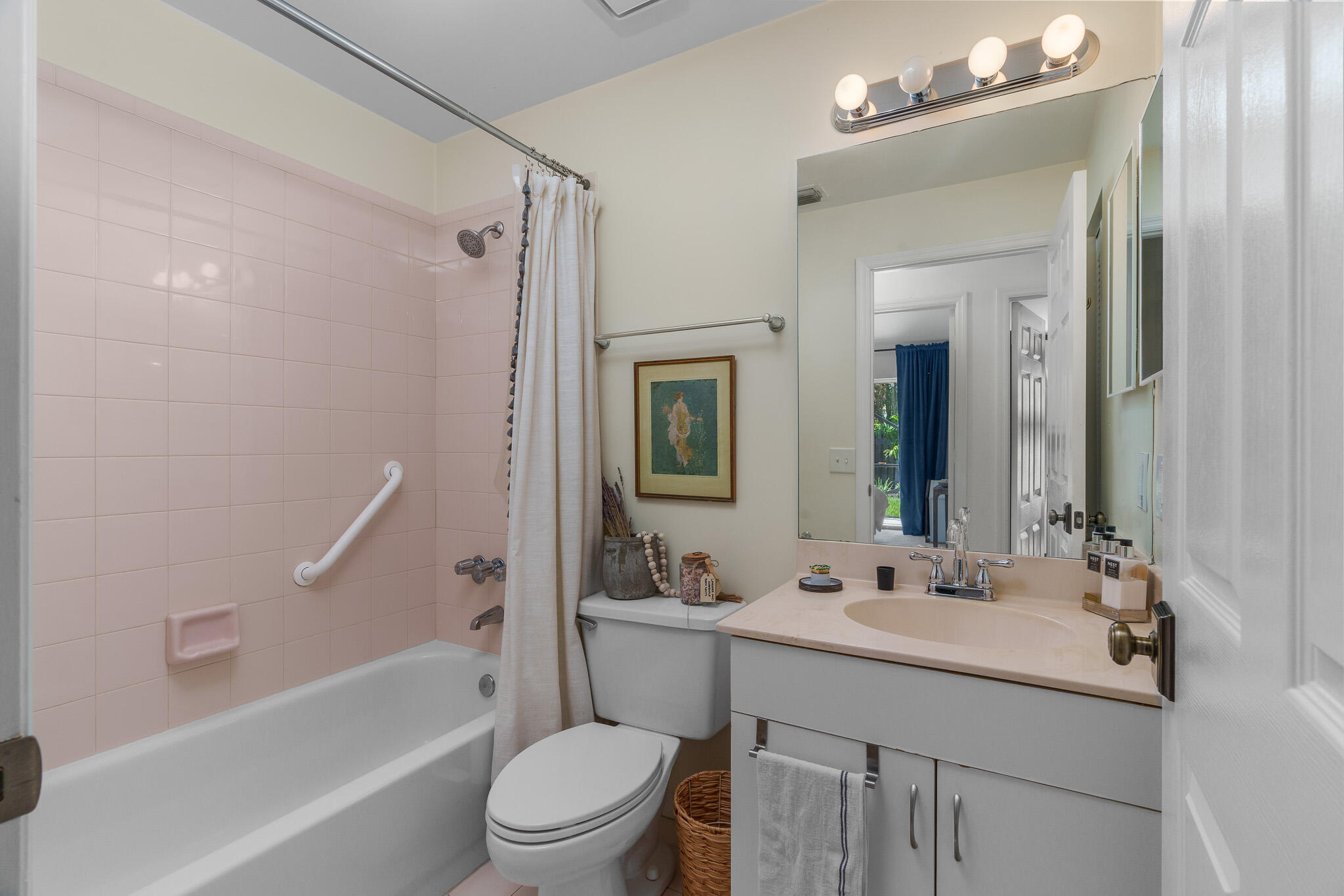 3803 S Lancewood Place