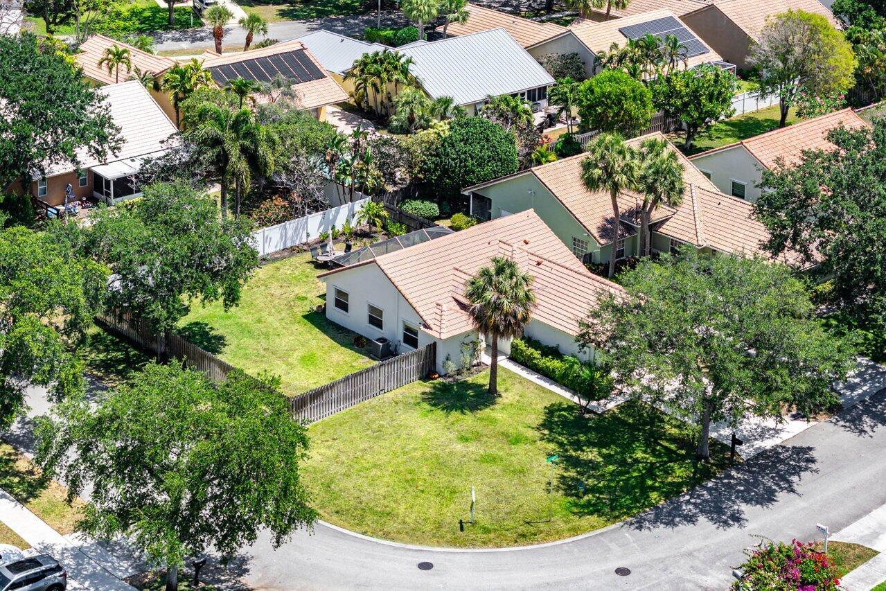 3803 S Lancewood Place