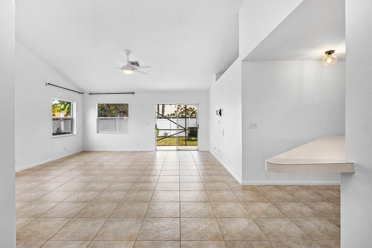 3803 S Lancewood Place