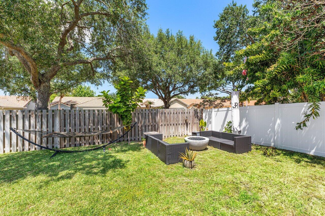 3803 S Lancewood Place