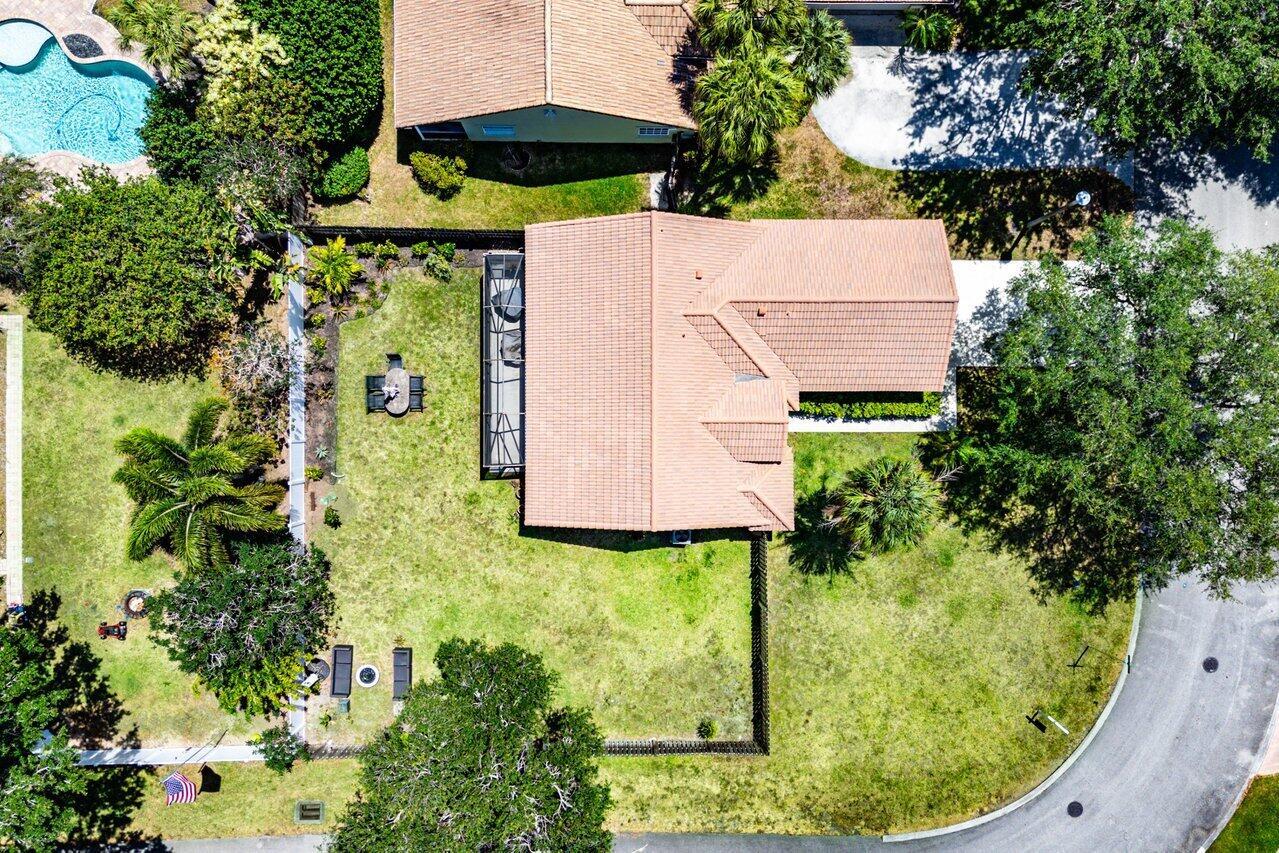 3803 S Lancewood Place