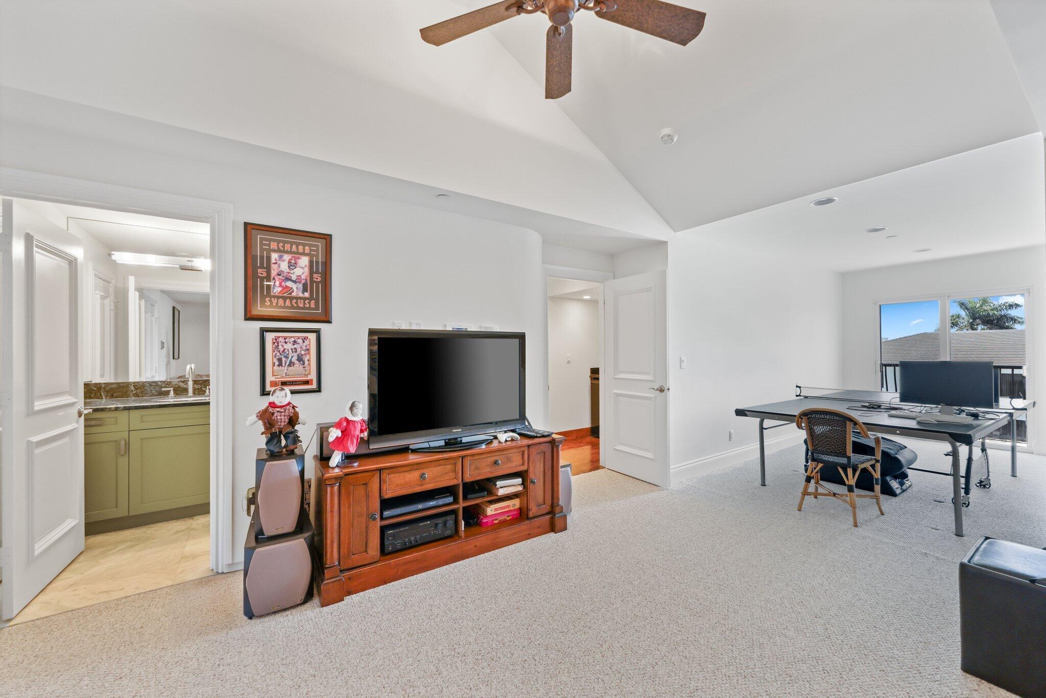 932 Banyan Drive