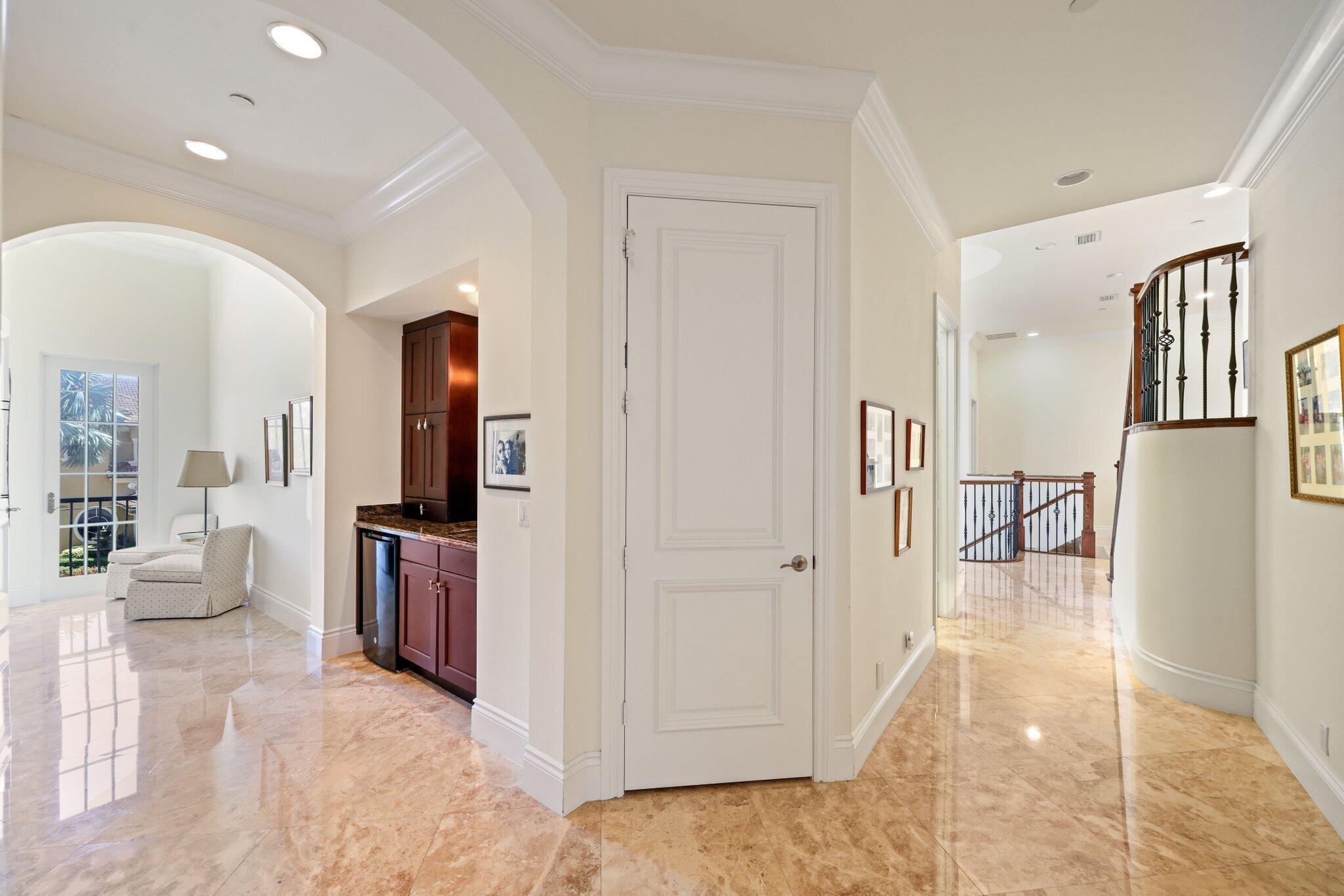 932 Banyan Drive