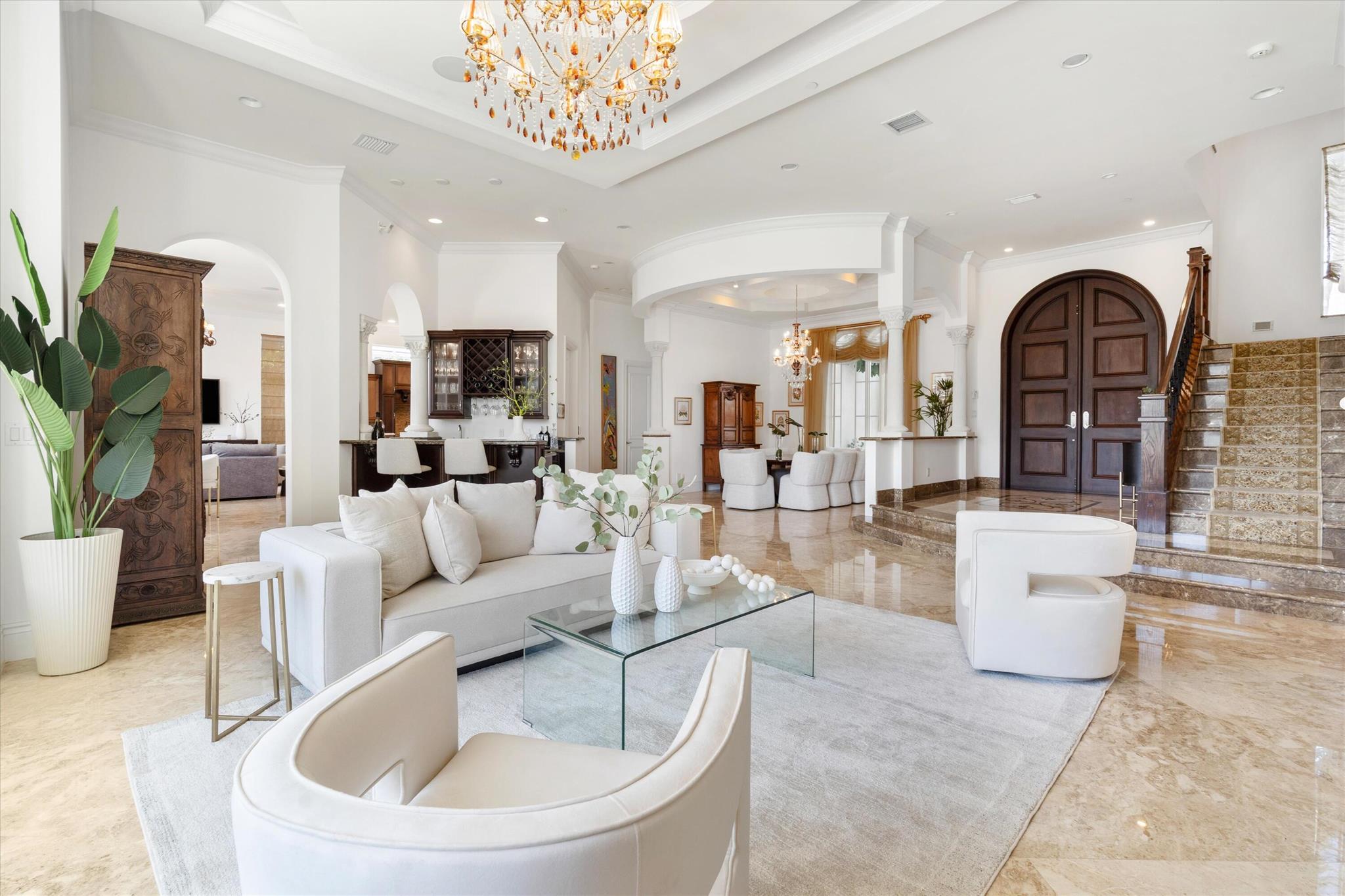 932 Banyan Drive