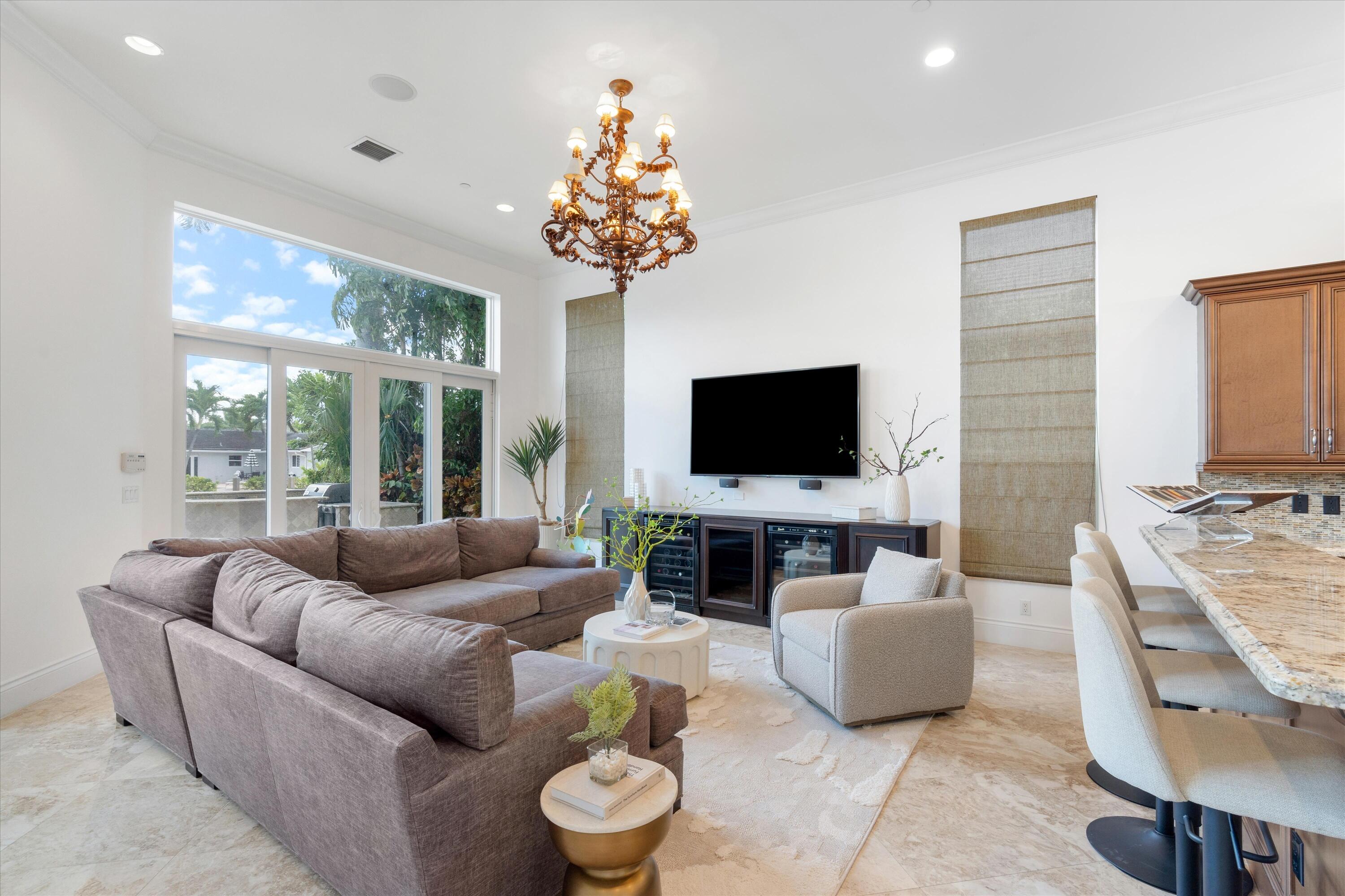 932 Banyan Drive